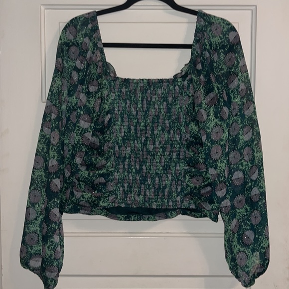 Ruched Top - Picture 2 of 6